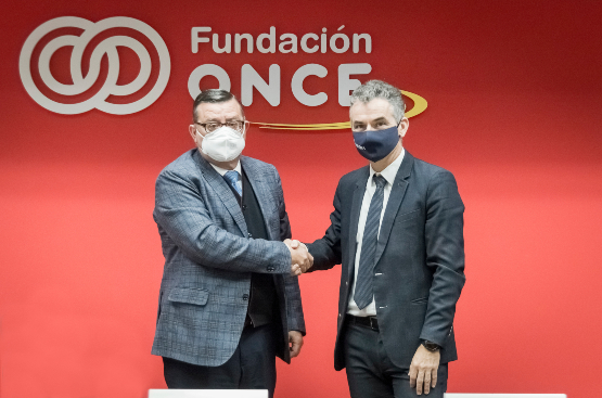 Ir a la noticia Fundación ONCE y Aquona se unen para fomentar el empleo de las personas con discapacidad