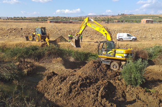Ir a la noticia Restablecido el suministro de agua en Porzuna, tras reparar la avería en la red en alta de la Mancomunidad del río Bullaque.